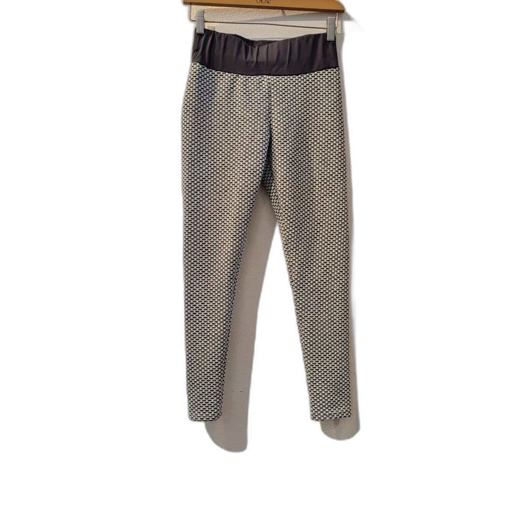 Scrunch textured large waistband leggings   Sz OS
